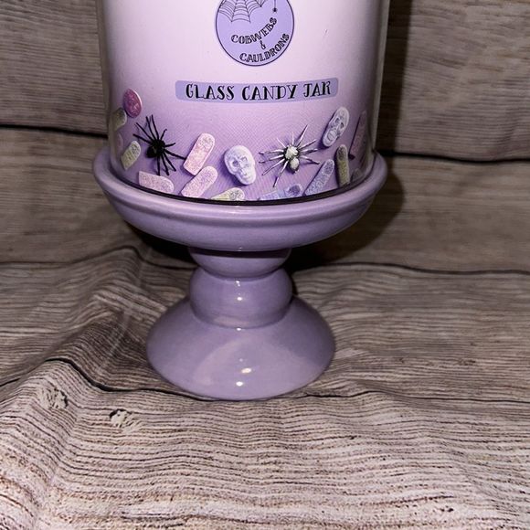 Cobwebs & Cauldrons Skull Purple‎ Halloween Candy Jar - Picture 4 of 7
